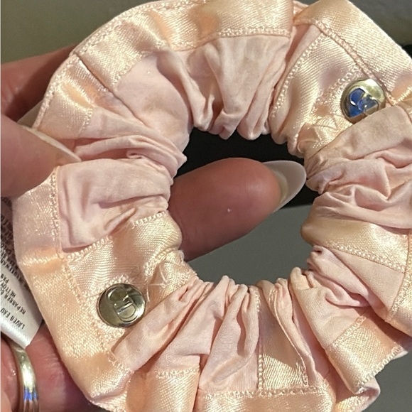 Auth Dior Pink Scrunchie hair tie with silver CD rivet accents vintage Rare - Picture 6 of 13